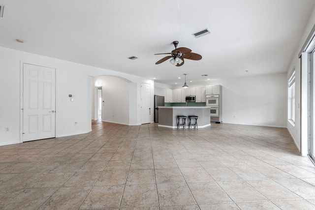 116 BELLA VISTA Way, Royal Palm Beach, FL 33411