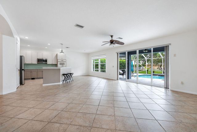 116 BELLA VISTA Way, Royal Palm Beach, FL 33411