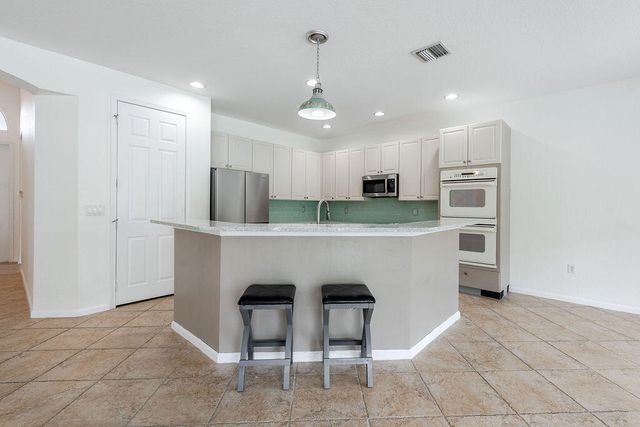 116 BELLA VISTA Way, Royal Palm Beach, FL 33411