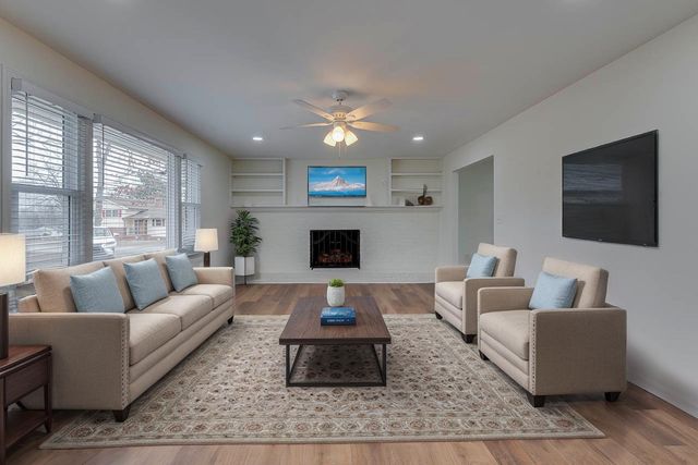 1 Pine Creek Court, Greenville, SC 29605