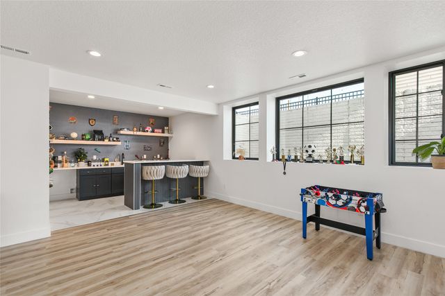 14725 Stonecrop Drive, Urbandale, IA 50323