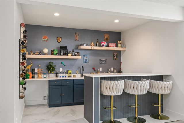 14725 Stonecrop Drive, Urbandale, IA 50323