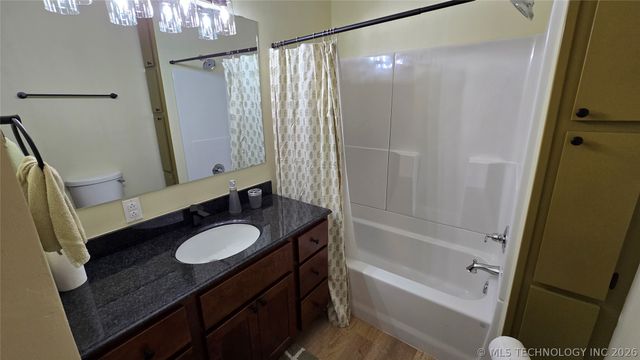 411 S 3rd, Eufaula, OK 74432