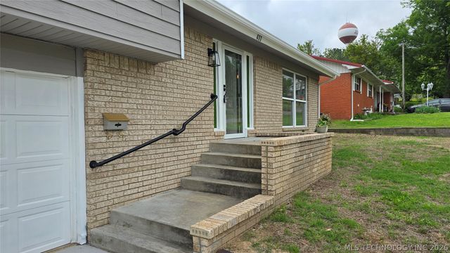 411 S 3rd, Eufaula, OK 74432