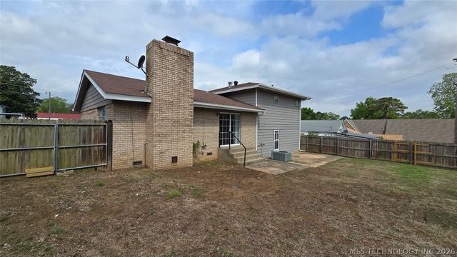 411 S 3rd, Eufaula, OK 74432