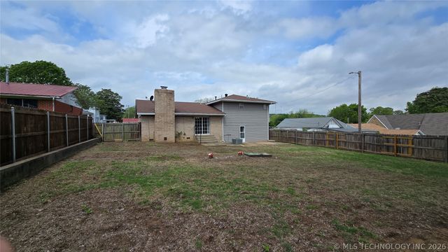 411 S 3rd, Eufaula, OK 74432