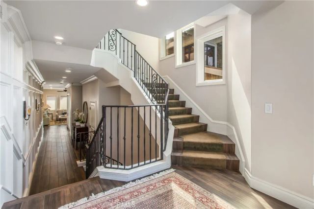 352 Hazel Drive, Corona Del Mar, CA 92625