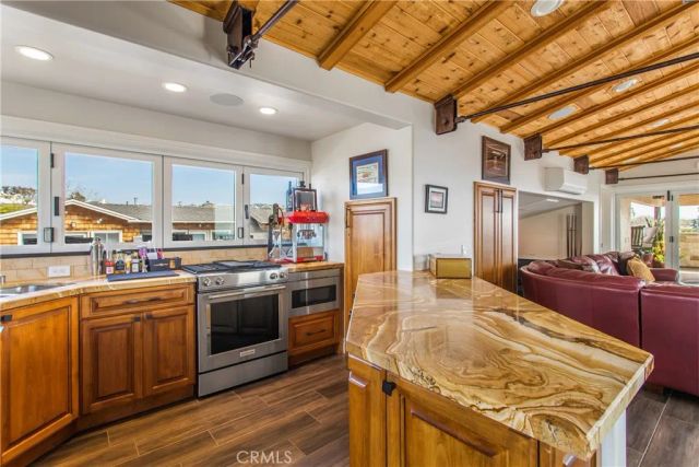 352 Hazel Drive, Corona Del Mar, CA 92625