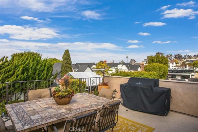 352 Hazel Drive, Corona Del Mar, CA 92625