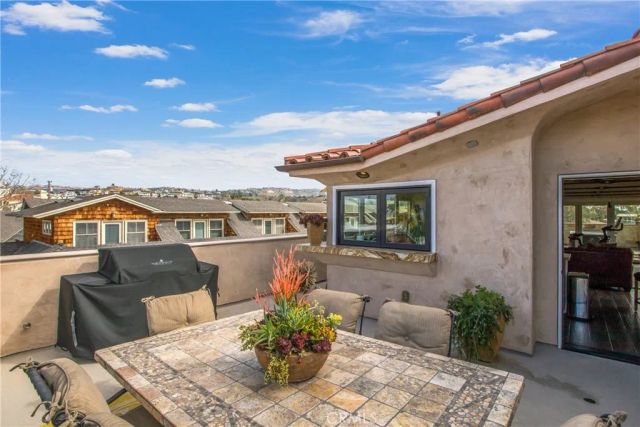 352 Hazel Drive, Corona Del Mar, CA 92625