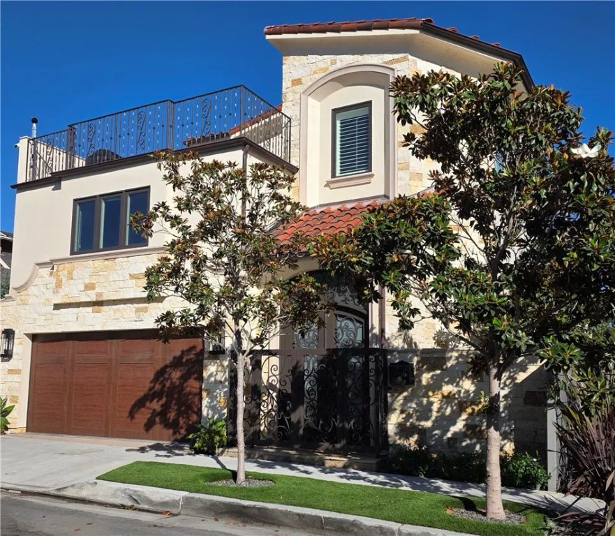 352 Hazel Drive, Corona Del Mar, CA 92625