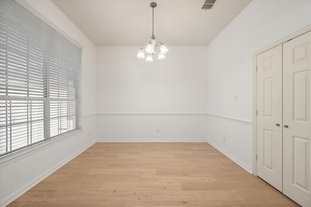 1020 Fair Oaks Drive, Grand Prairie, TX 75052