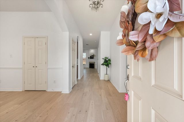 1020 Fair Oaks Drive, Grand Prairie, TX 75052