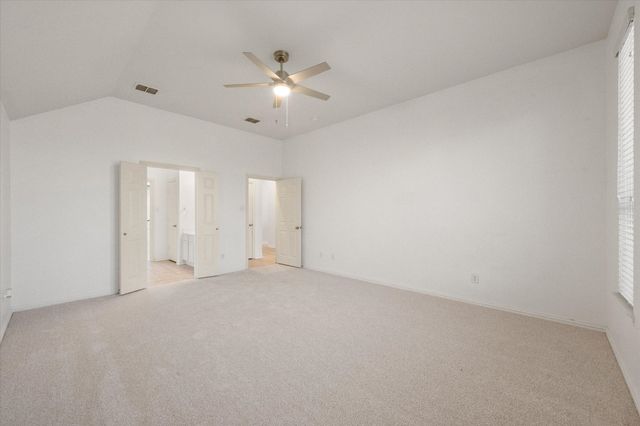 1020 Fair Oaks Drive, Grand Prairie, TX 75052