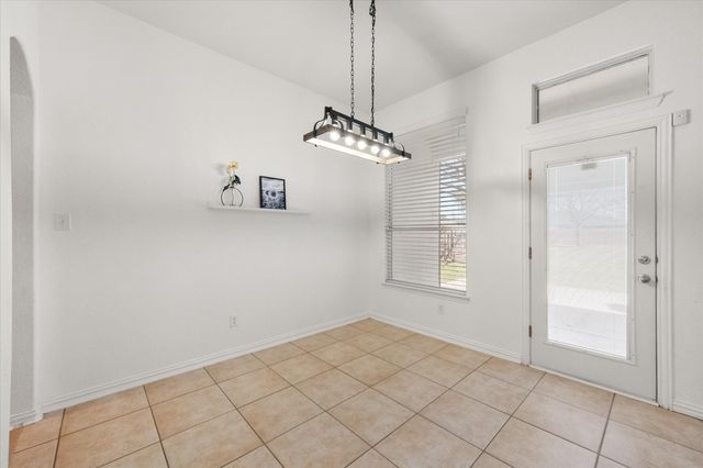 1020 Fair Oaks Drive, Grand Prairie, TX 75052