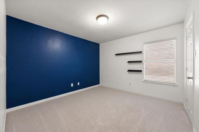 1020 Fair Oaks Drive, Grand Prairie, TX 75052