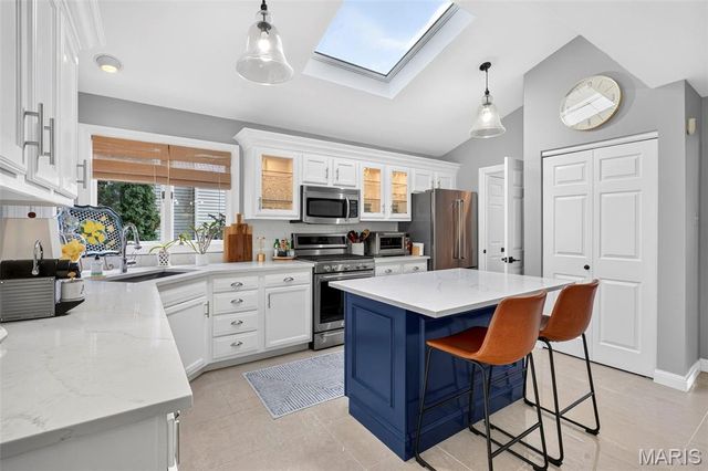 7058 Stony Ridge Road, St Louis, MO 63129