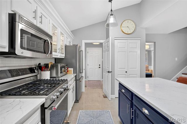 7058 Stony Ridge Road, St Louis, MO 63129