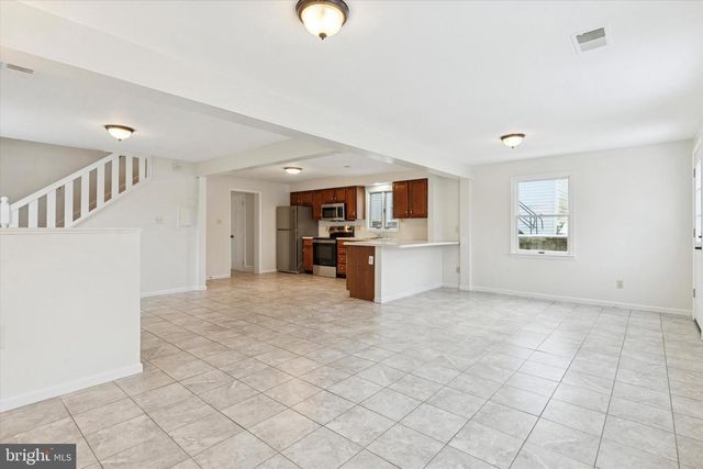 123 W LANCASTER AVE, Downingtown, PA 19335