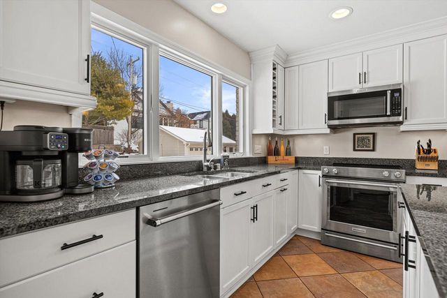 6200 N Berkeley BOULEVARD, Whitefish Bay, WI 53217