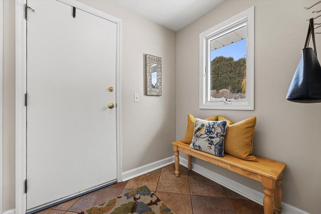 6200 N Berkeley BOULEVARD, Whitefish Bay, WI 53217