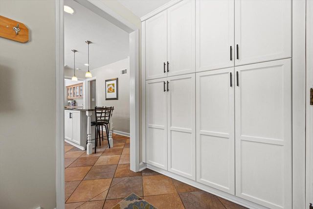 6200 N Berkeley BOULEVARD, Whitefish Bay, WI 53217