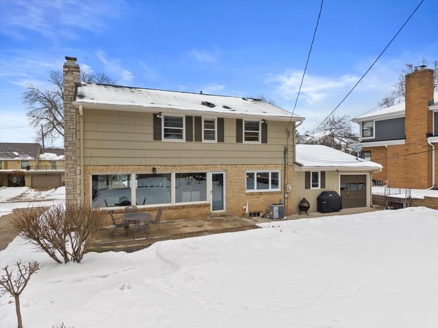 6200 N Berkeley BOULEVARD, Whitefish Bay, WI 53217