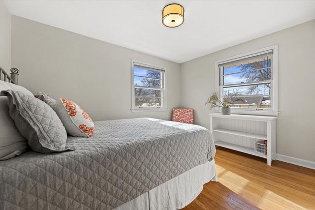 6200 N Berkeley BOULEVARD, Whitefish Bay, WI 53217