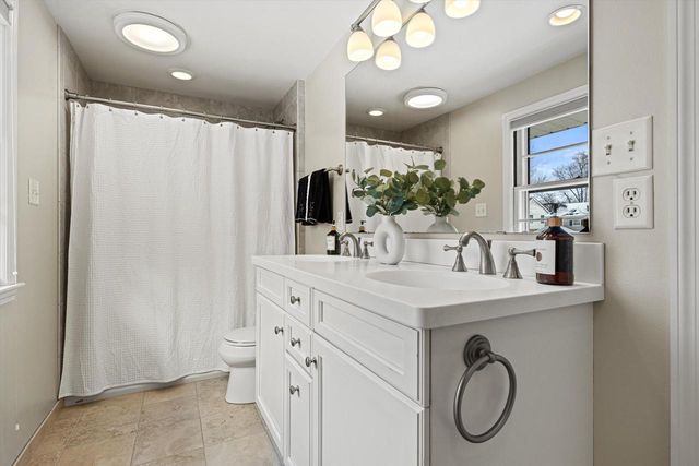 6200 N Berkeley BOULEVARD, Whitefish Bay, WI 53217