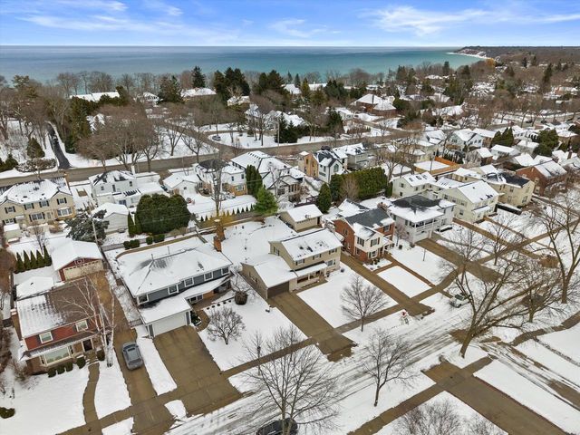 6200 N Berkeley BOULEVARD, Whitefish Bay, WI 53217