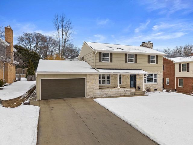 6200 N Berkeley BOULEVARD, Whitefish Bay, WI 53217