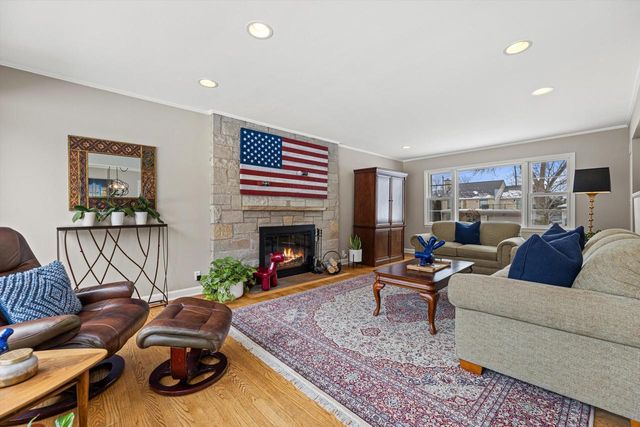 6200 N Berkeley BOULEVARD, Whitefish Bay, WI 53217