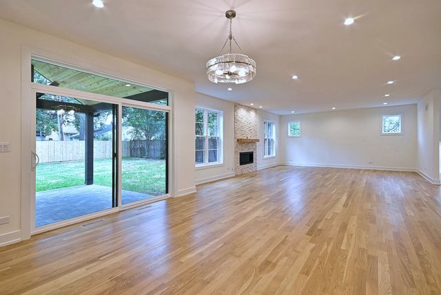 310 N Nottingham Avenue, Glenview, IL 60025