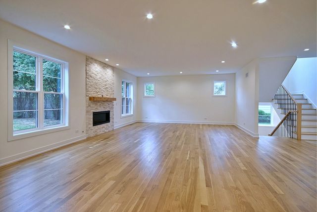 310 N Nottingham Avenue, Glenview, IL 60025