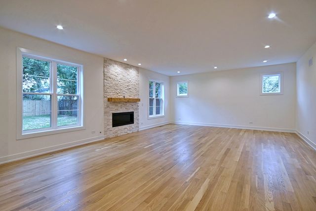 310 N Nottingham Avenue, Glenview, IL 60025