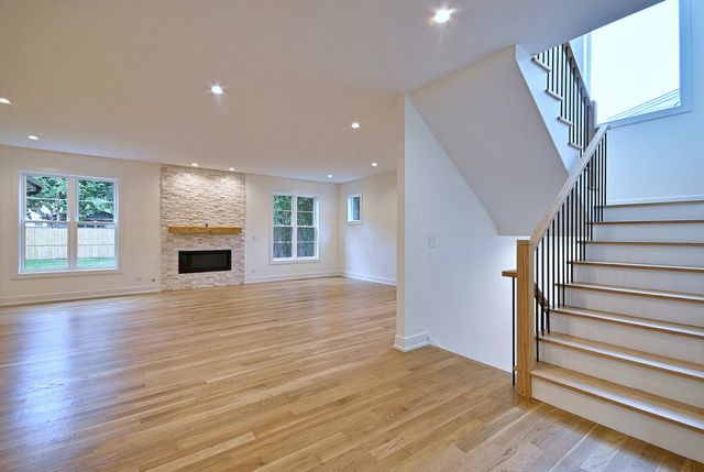 310 N Nottingham Avenue, Glenview, IL 60025
