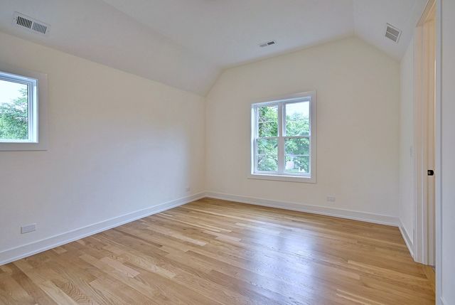 310 N Nottingham Avenue, Glenview, IL 60025