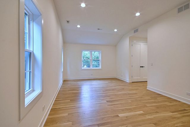 310 N Nottingham Avenue, Glenview, IL 60025