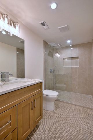 310 N Nottingham Avenue, Glenview, IL 60025