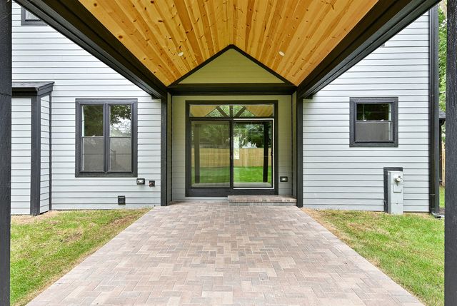 310 N Nottingham Avenue, Glenview, IL 60025