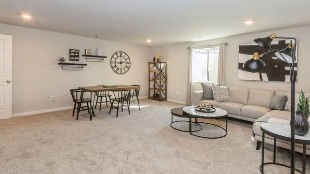 2862 Anne Drive, Hiawatha, IA 52233