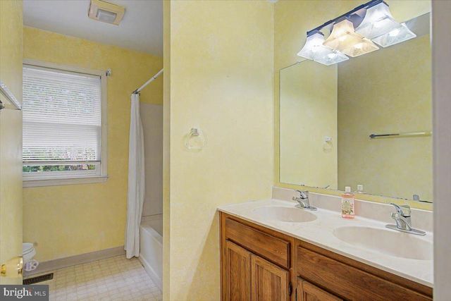610 TIMBER WOOD BLVD, Newark, DE 19702