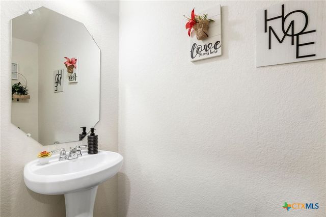 101 Magnum Force Drive, Jarrell, TX 76537