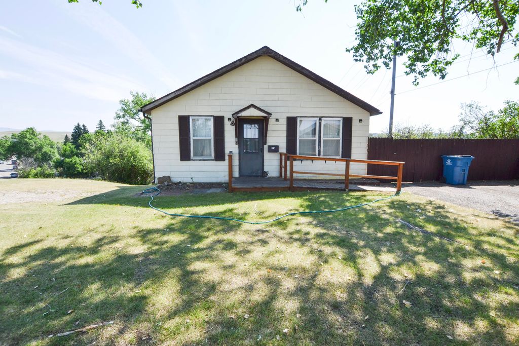 801 Casino Creek DR, Lewistown, MT 59457 photo 1