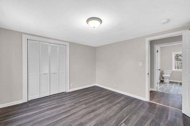 11 Carpenter Ct, Springfield, MA 01109