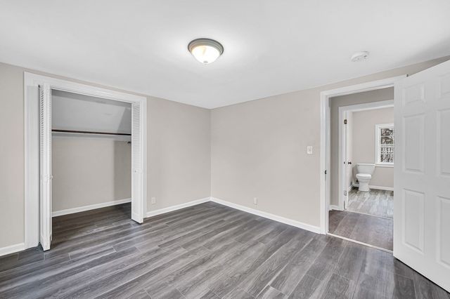 11 Carpenter Ct, Springfield, MA 01109