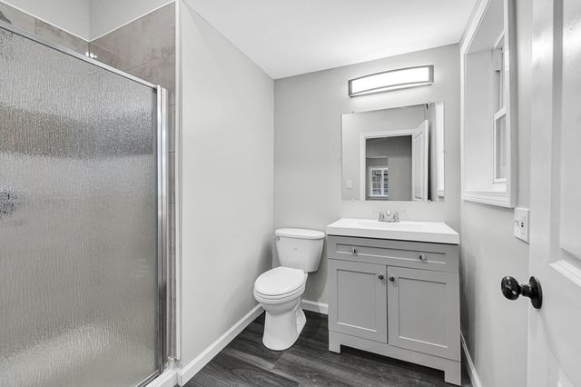 11 Carpenter Ct, Springfield, MA 01109
