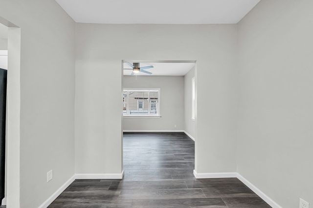 11 Carpenter Ct, Springfield, MA 01109