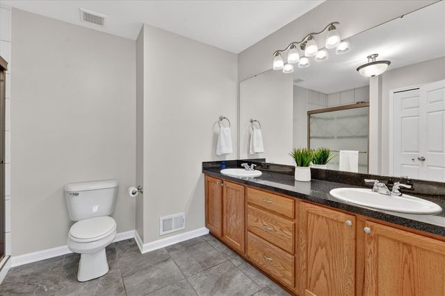 86 Fox Meadows Court, Howell, MI 48843