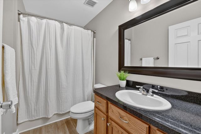 86 Fox Meadows Court, Howell, MI 48843